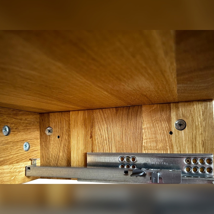 Wisząca szafka nocna dębowa LOVI