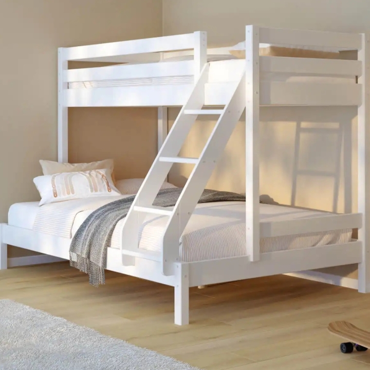 Białe łóżko piętrowe 3 osobowe sosna
