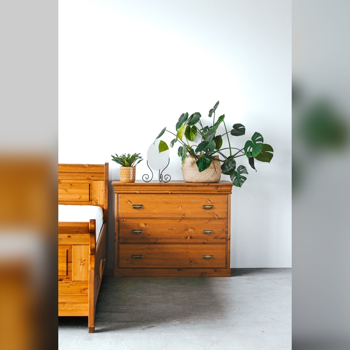 Komoda sosnowa z szufladami Sycylia