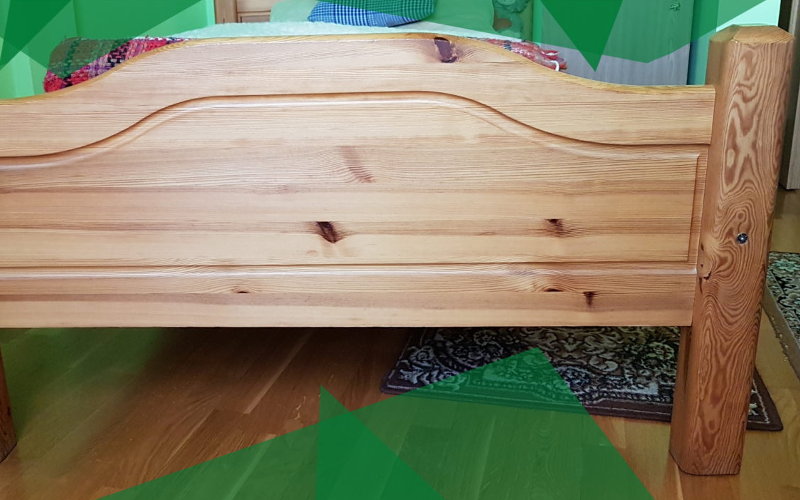 Ciemnienie mebli sosnowych