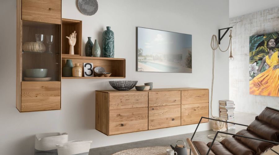 Klasyczny salon z meblami dębowymi