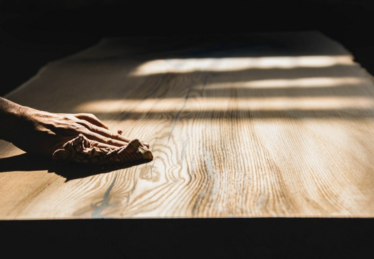 Dlaczego warto zainwestować w meble z litego drewna ?